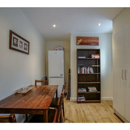 Spacious, Quiet Dwelling For Up To 6, Манчестер Экстерьер фото