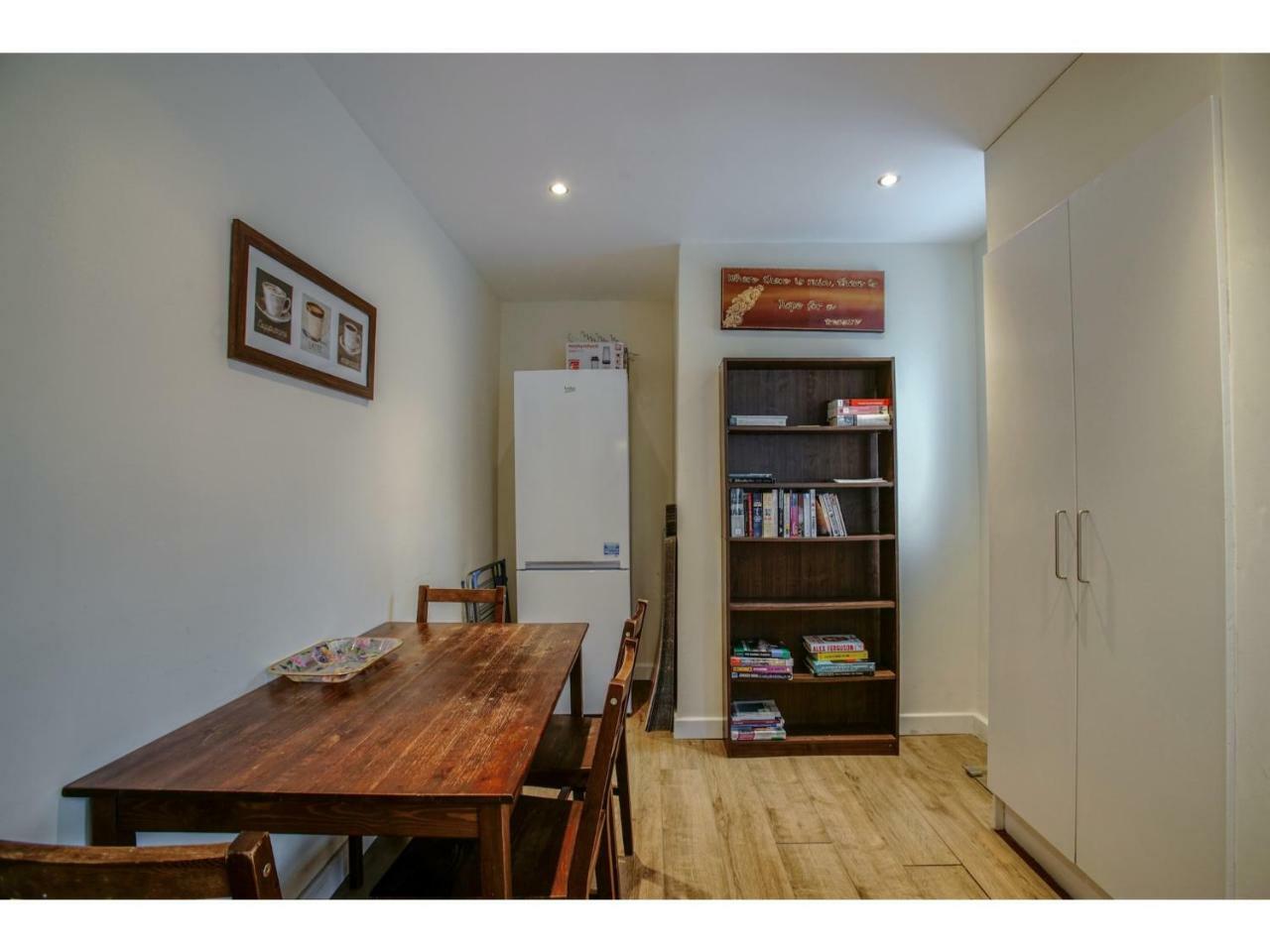 Spacious, Quiet Dwelling For Up To 6, Манчестер Экстерьер фото